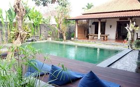 Villa Aquin
